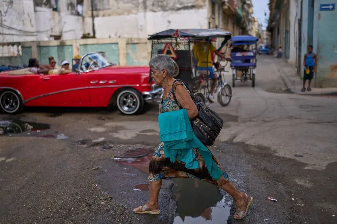 "Mi fa male la mia Cuba": il canto doloroso di un'isola devastata