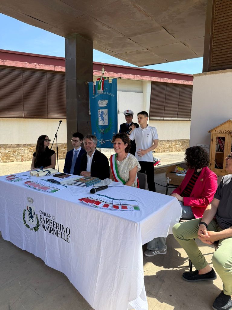 Barberino Tavarnelle, cento giovani in piazza per amore delle Costituzione