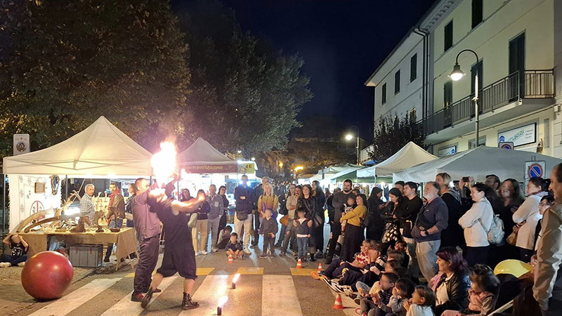 A Vinci è festa… d’Autunno. In tanti in giro per  il Capoluogo