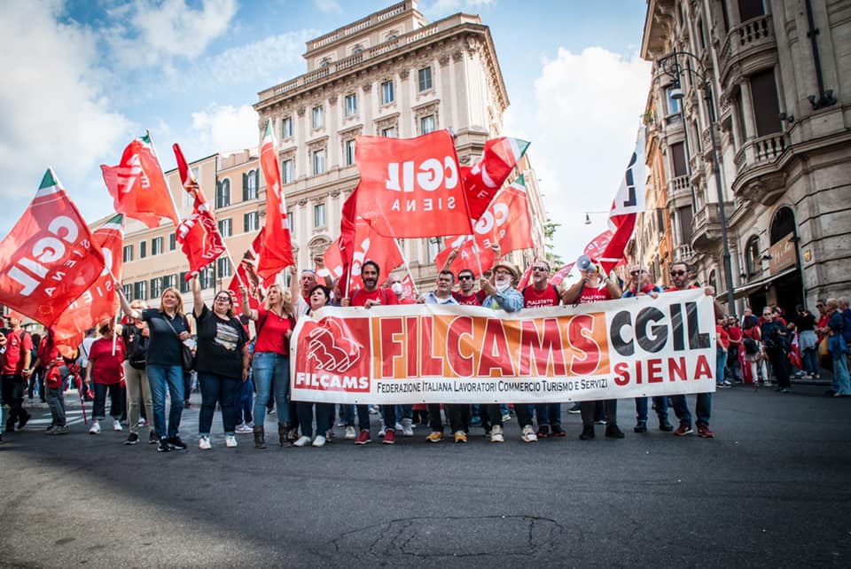 LIDL Sinalunga: lavoratore aggredito verbalmente perché partecipa all'assemblea sindacale