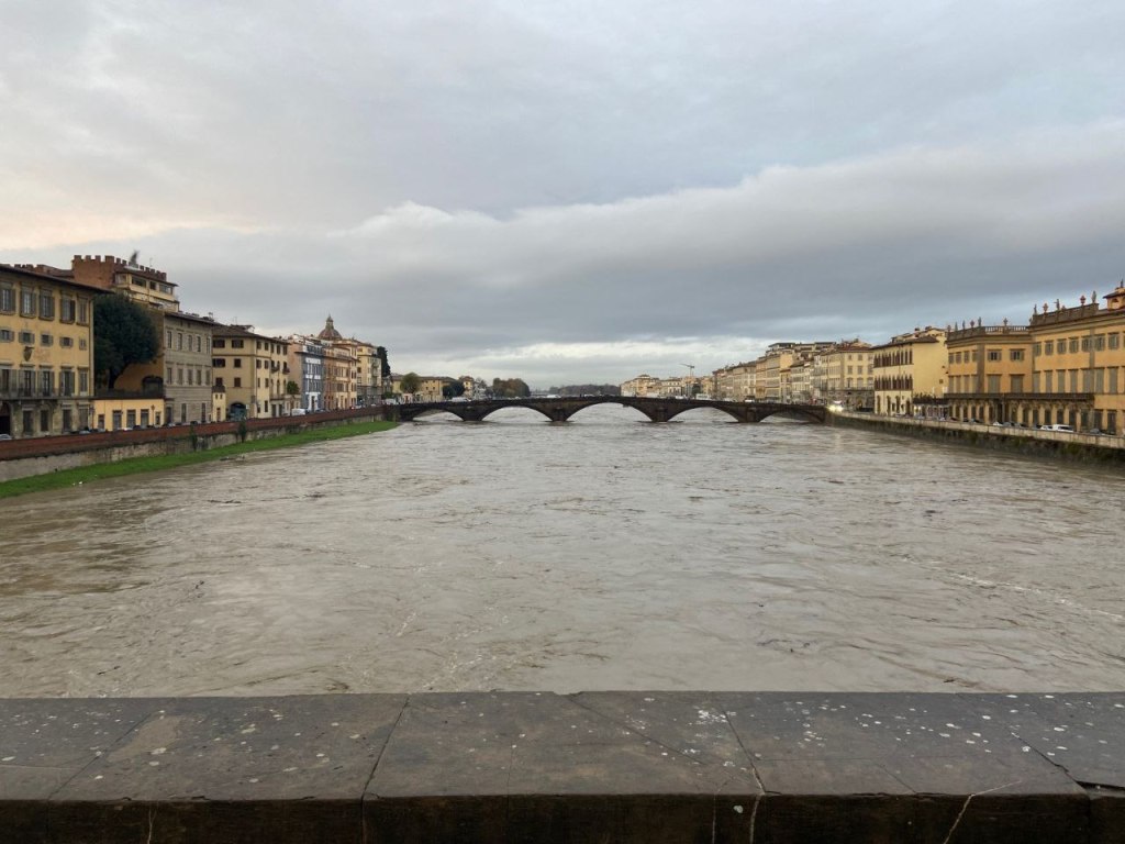 Criticità per Arno ed Elsa: il maltempo non si placa