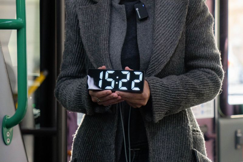 “A volte basta un minuto”  at ha fermato per un minuto tre bus contro la violenza sulle donne