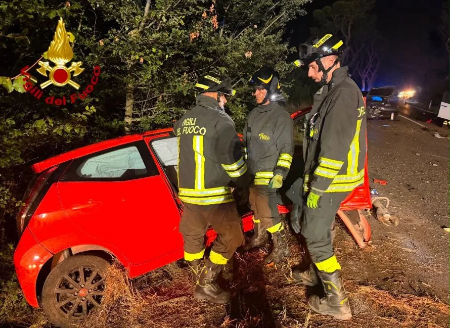 Tragico schianto sull'Aurelia a Pisa: muore 21enne pisano. Anche due feriti nello scontro tra tre auto