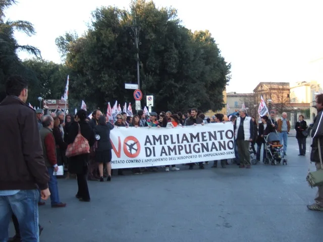 Aeroporto di Ampugnano, il Comitato AmpugnaNO: 
