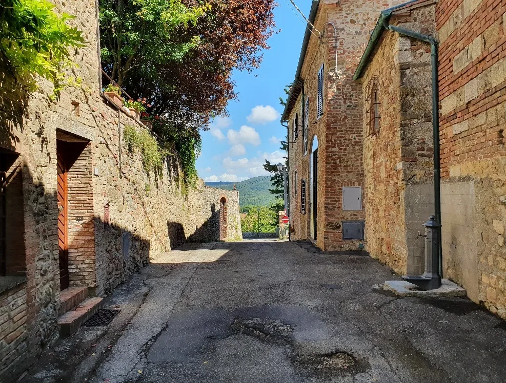 Teleriscaldamento e nuova fibra a Belforte: completata la rigenerazione del borgo