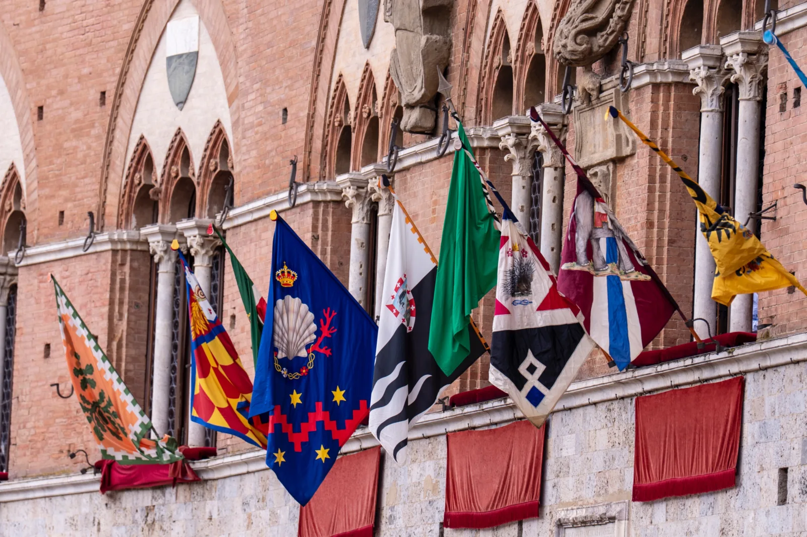 Palio di Siena rinviato a martedì 18 agosto per pioggia
