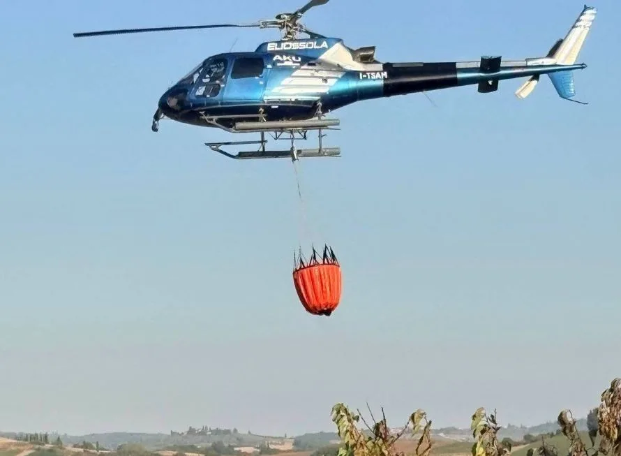 Incendio a La Gruccia, fiamme domate: una persona ferita durante i primi tentativi di intervento
