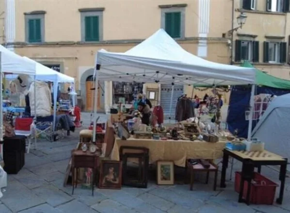 Mercato delle Pulci Monte San Savino: Vintage e Riuso