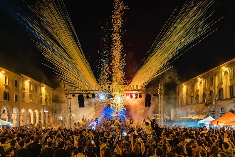 Notte Gialla a Colle di Val d’Elsa il 5 settembre: Sonohra, show e solidarietà