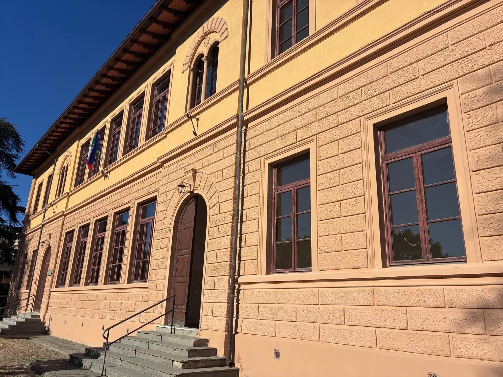 Taglio del nastro e apertura alla comunità della rinnovata scuola primaria di Greve in Chianti