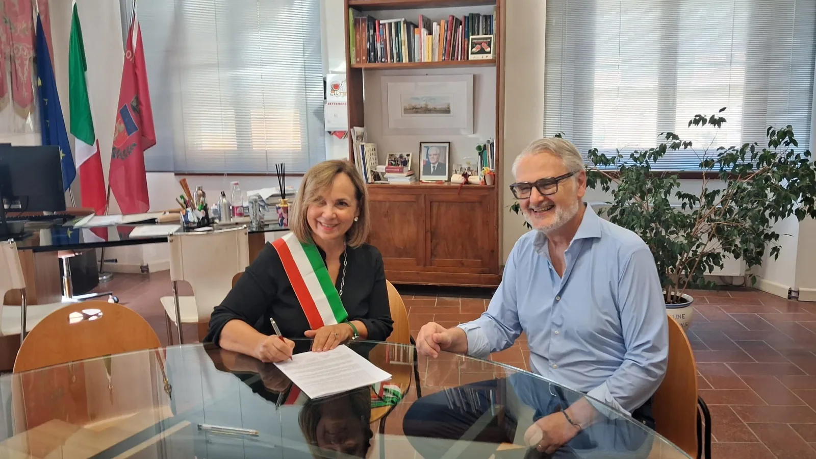 Sostegno al commercio locale: il Comune di Poggibonsi firma la petizione Confesercenti