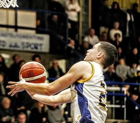 Basket, l'Abc Solettificio Manetti cala il tris: Poggibonsi ko nel primo test casalingo al PalaBetti