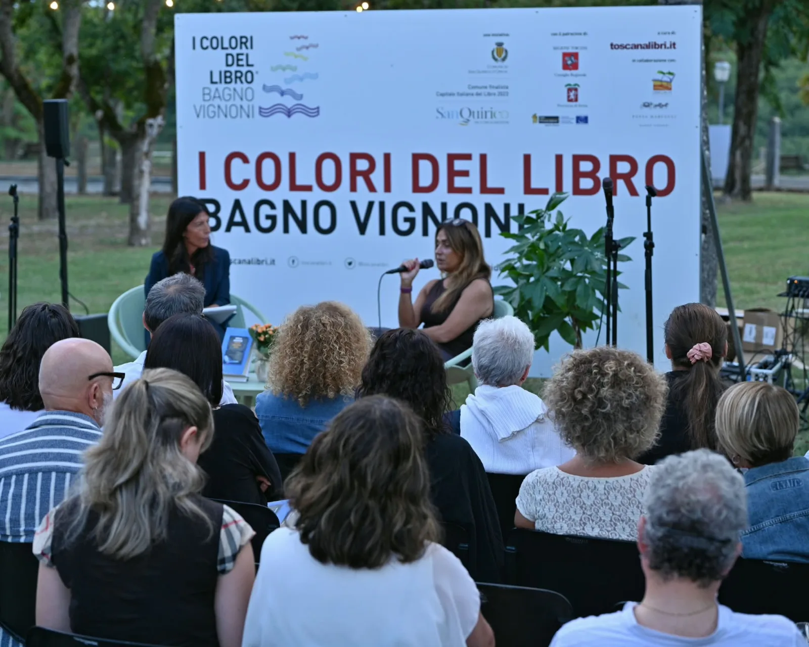 I Colori del Libro. Una domenica a Bagno Vignoni tra scienza, cultura, storia e attualità. Tra gli ospiti Marianna Aprile e Matteo Bussola
