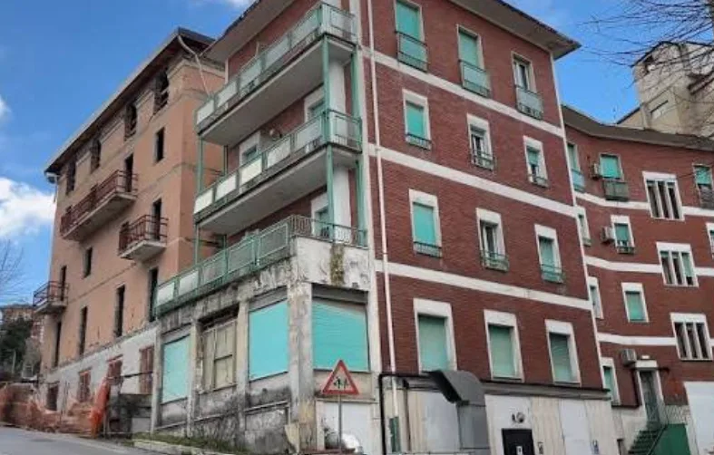 Sicurezza e degrado a Chianciano Terme: stretta della Prefettura su bivacchi e alberghi abbandonati