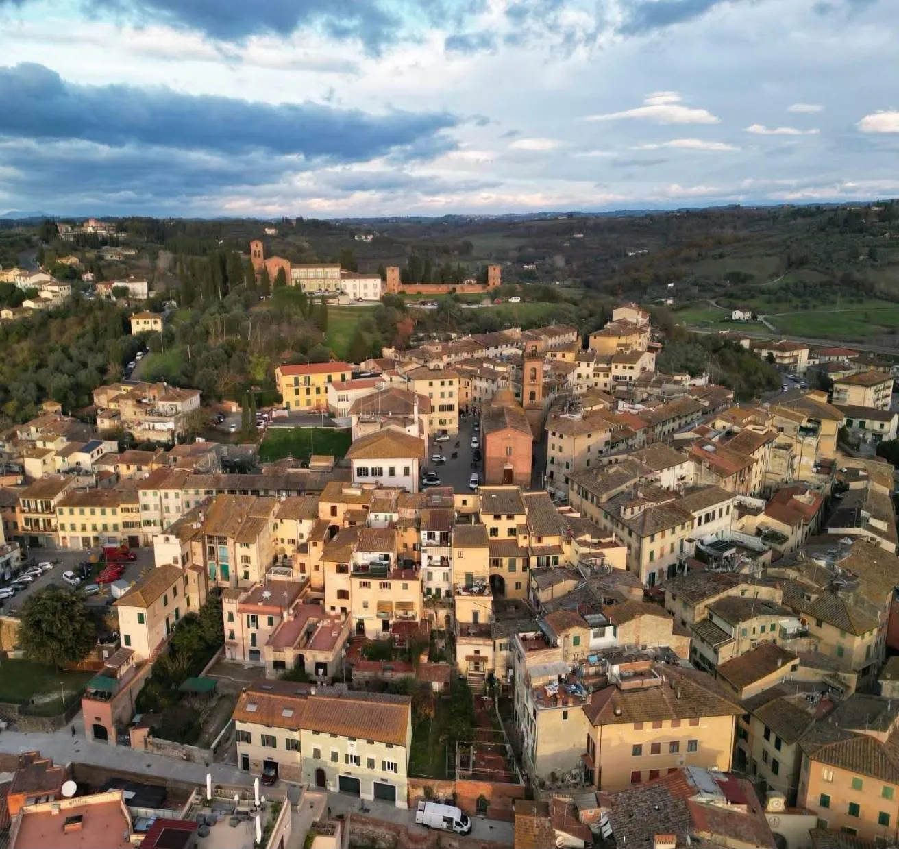 Castelfiorentino, ZTL, dal 1 ottobre nuovi orari e regole per il transito e la sosta nel centro storico alto e basso