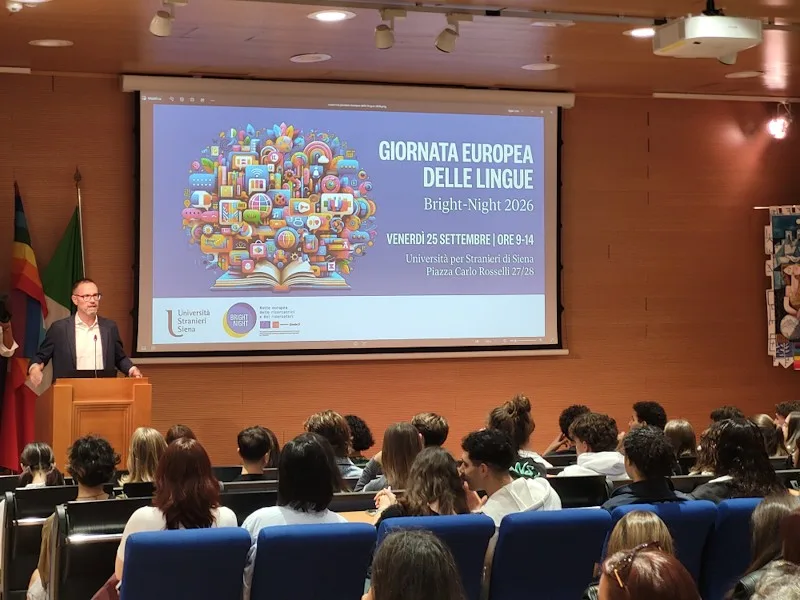 Sedici lingue e un mondo da vivere: il Roncalli alla scoperta della Bright Night di Siena