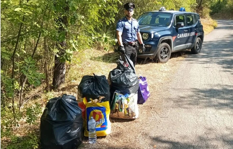 Blitz dei Carabinieri nella riserva naturale: smantellato il bivacco della droga, due arresti a Monticiano