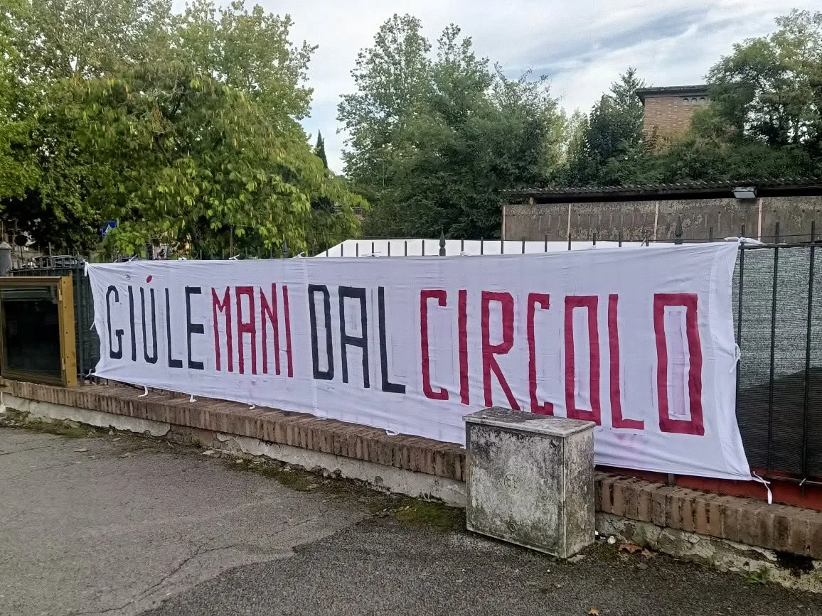 Circolo Arci Due Ponti: circa 300 persone all’assemblea pubblica. La mobilitazione per difendere la sede storica prosegue con altre iniziative