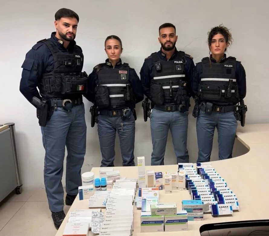 Siena, 22enne italiano arrestato con Fentanyl e psicofarmaci: sequestrate 81 confezioni