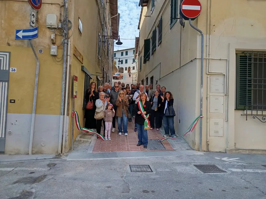 Poggibonsi, inaugurata la salita a mattoni di via San Lucchese: investimento da 350mila euro