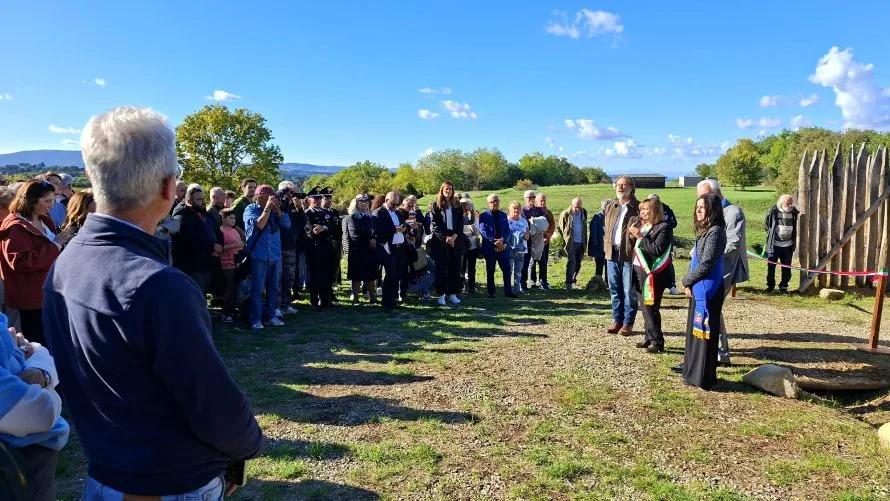 Poggibonsi, inaugurato l’Archeodromo: il villaggio carolingio apre al pubblico