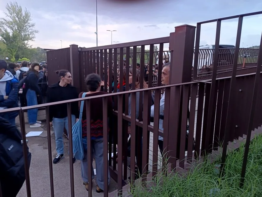 Roncalli, i docenti accusano la stampa. La replica del nostro direttore: «Abbiamo raccontato i fatti, non accettiamo accuse generiche»