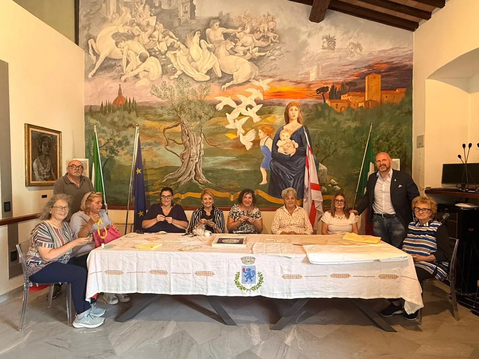 Boom di iscrizioni alla scuola gratuita di ricamo per il Punto Tavarnelle