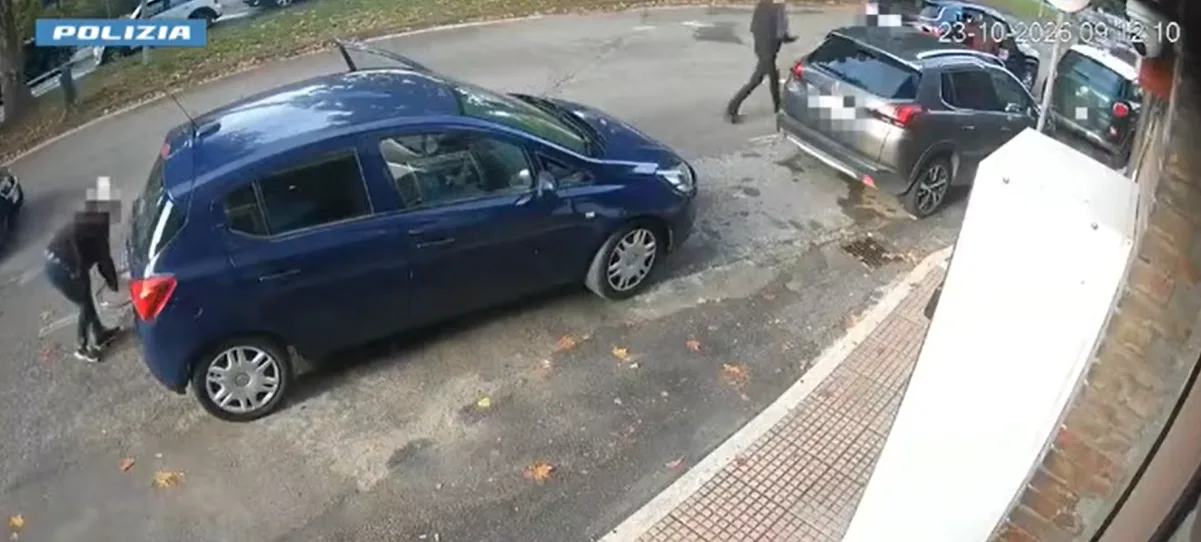 Siena e Colle di Val d'Elsa: borse rubate alle anziane con la 