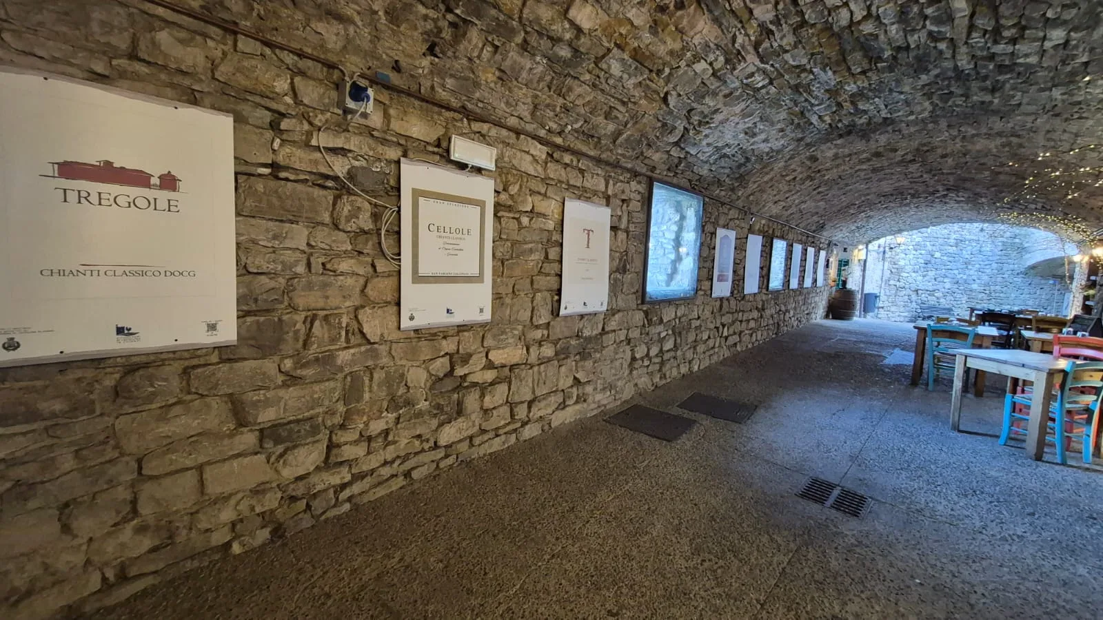 “Non è (solo) vini”. E le etichette dei viticoltori di Castellina diventano un percorso da scoprire