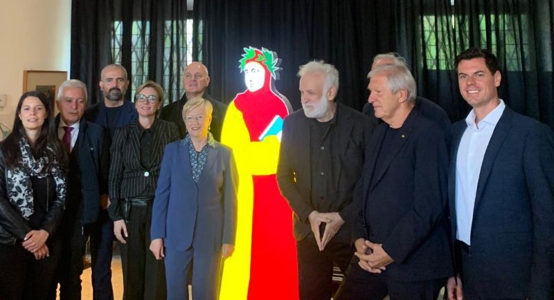 Inaugurata la mostra di Marco Lodola nella torre panoramica di Casa Boccaccio