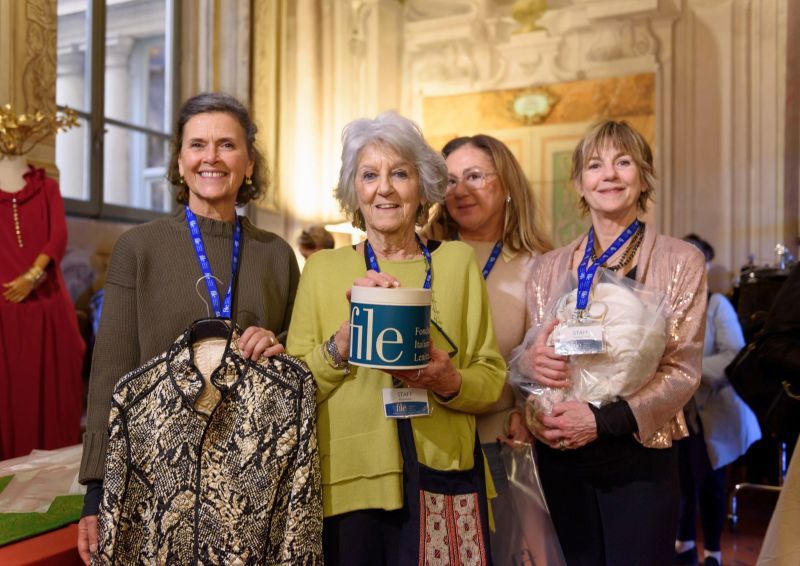Firenze, torna il "Florence Vintage Market": moda per sostenere l'assistenza alle persone gravemente malate