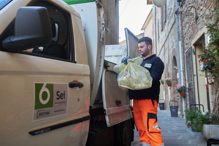 Centro Storico di Montalcino: dall&rsquo;11 aprile, possibile conferire l&rsquo;organico anche il sabato