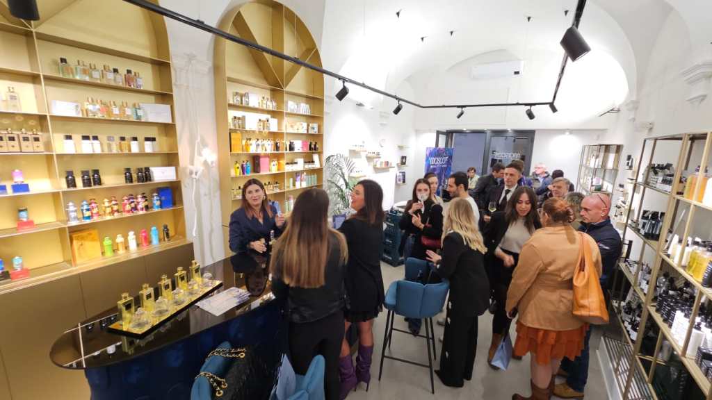 Prato, apre il primo parfum make-up bar della Toscana