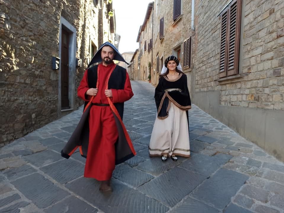 Dame e cavalieri per la festa medievale a Barberino