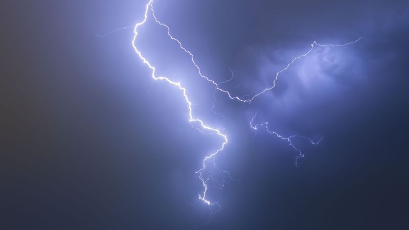 Tragedia a Castelfiorentino: pensionato muore folgorato da un fulmine