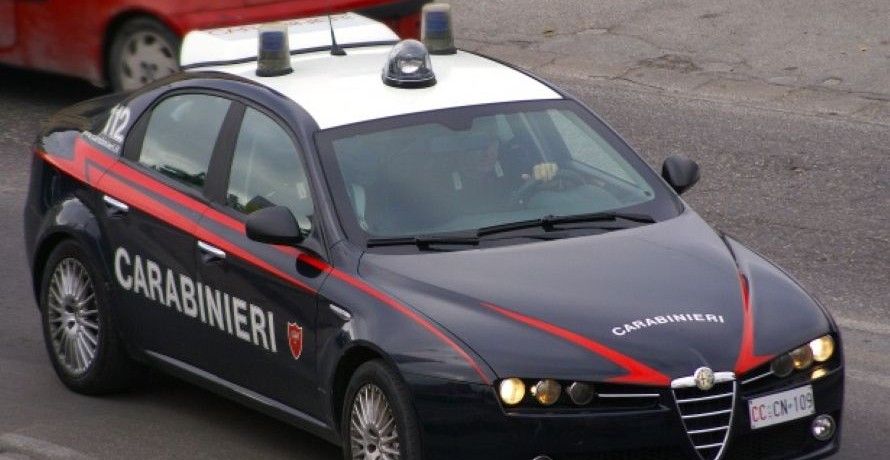 Maltratta moglie e figlia, 53enne arrestato