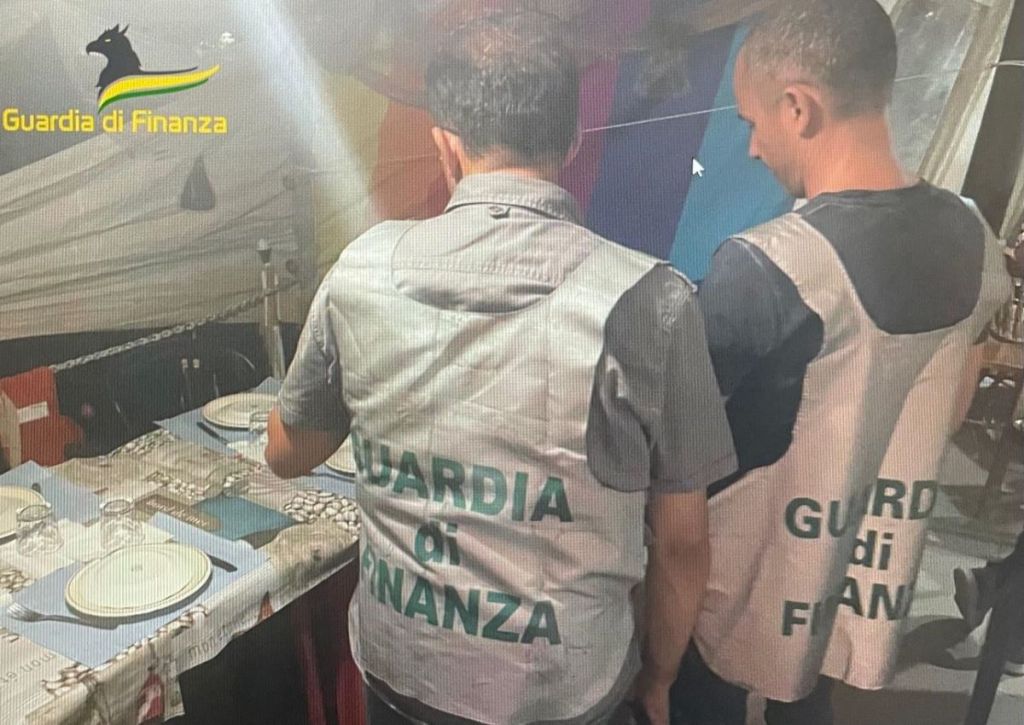 Menù fisso di pesce a 25 euro, ma il ristorante di Cecina è abusivo