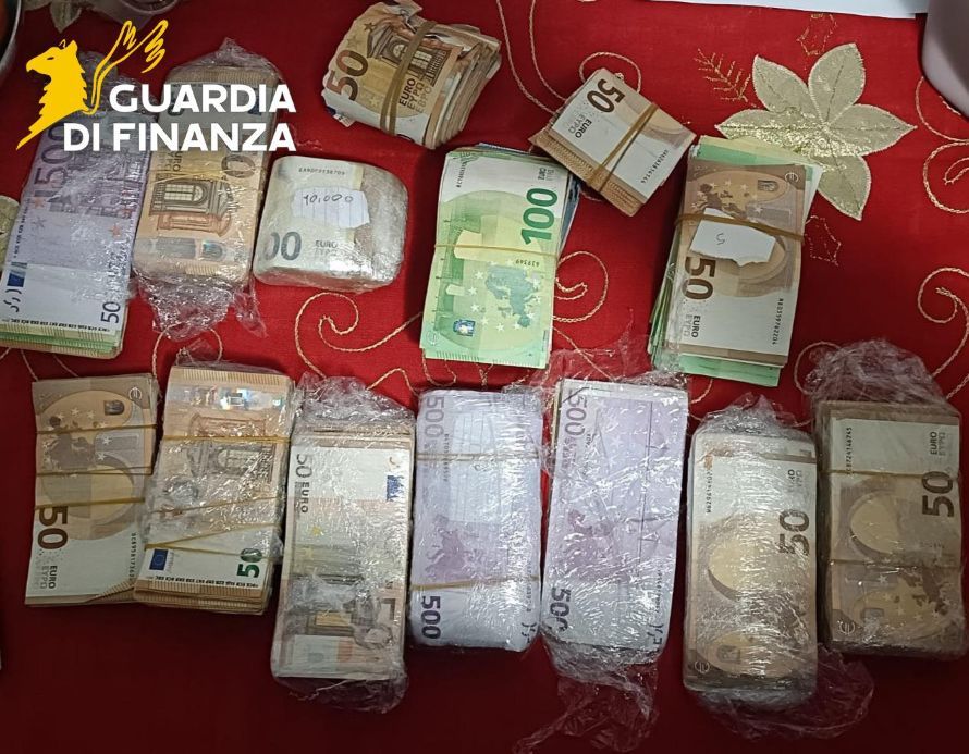 Traffico di droga tra Castelfiorentino e Colle: 9 arresti della Finanza (VIDEO)