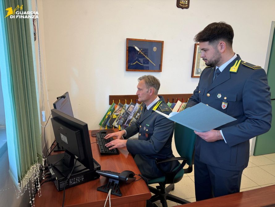 Blitz a Marina di Cecina: contabilit&agrave; parallela e 81 lavoratori al nero in un noto ristorante