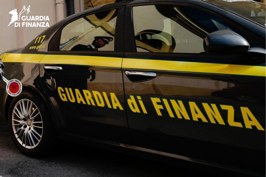 Svuotavano la societ&agrave; per fuggire dal fisco: maxi sequestro nell'Empolese per frode e bancarotta