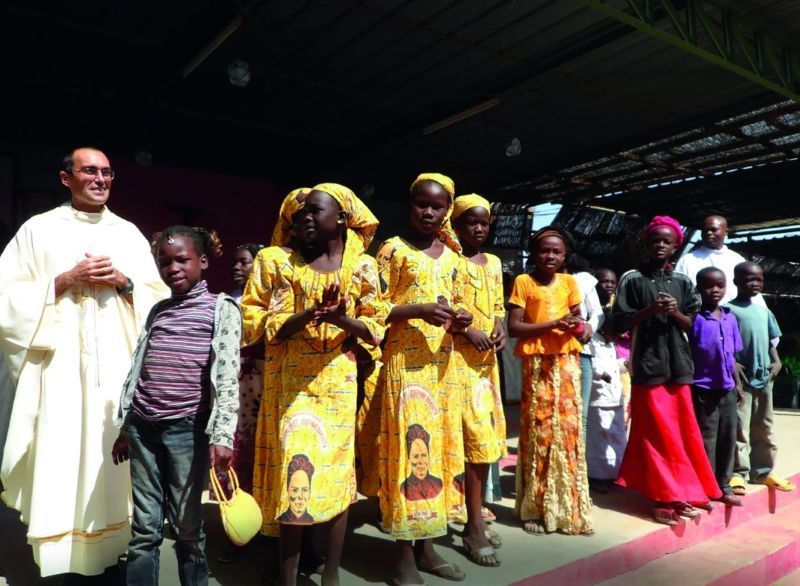 Il Premio della Pace “Romanello Cantini” all’Arcivescovo missionario Gherardo Gambelli