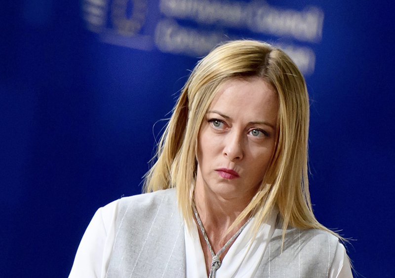 Decreto sicurezza: ok a pistole per agenti fuori servizio e galera per le mamme di bimbi piccoli