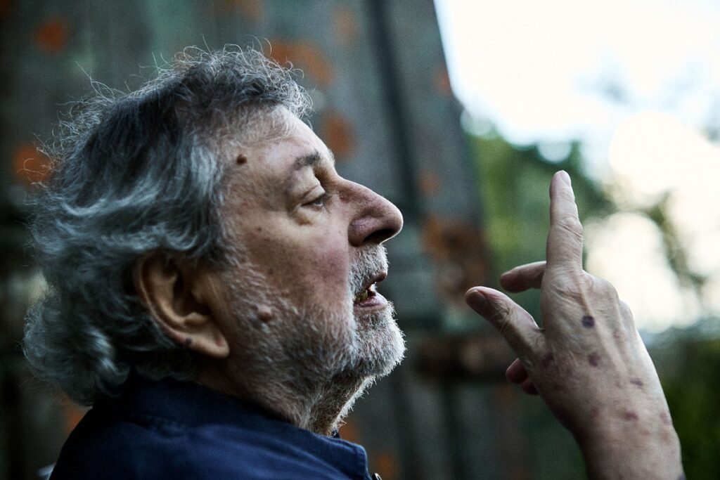 Francesco Guccini torna a cantare: dopo 10 anni arriva un nuovo disco -VIDEO
