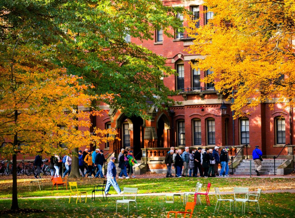 Trump chiude le porte di Harvard agli studenti stranieri
