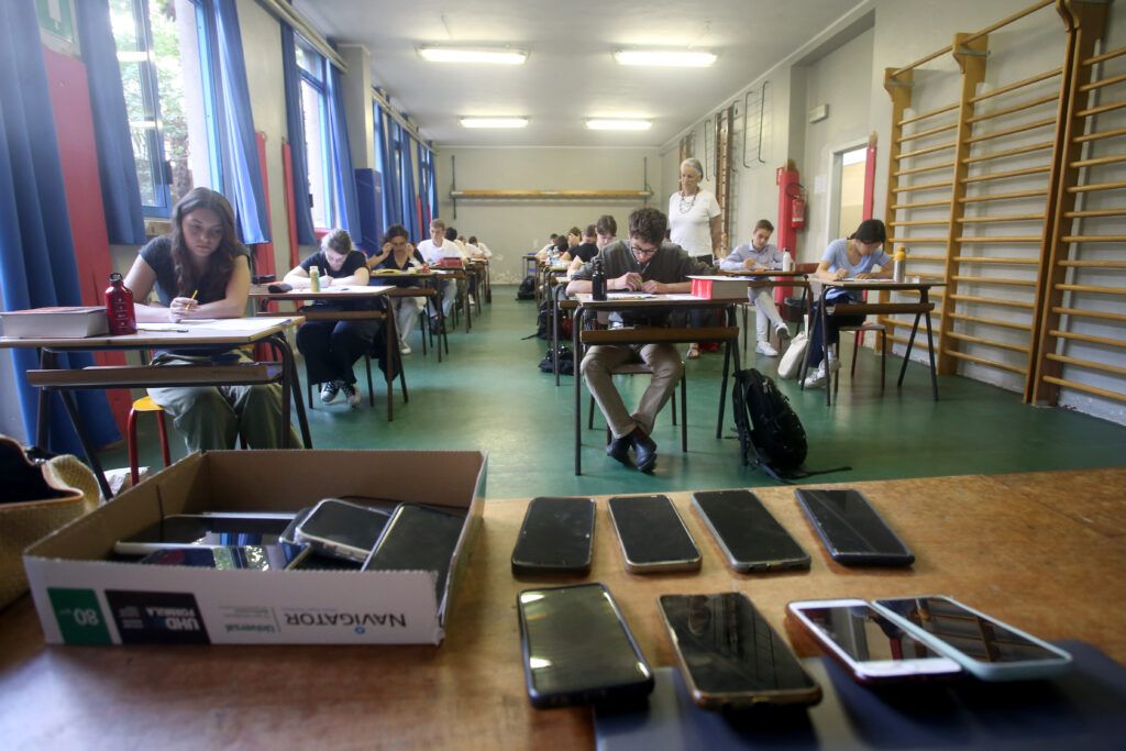 Maturit&agrave;, la versione di latino &egrave; di Quintiliano. Al via la seconda prova: allo scientifico calcoli sul lago di Bracciano ed Einstein