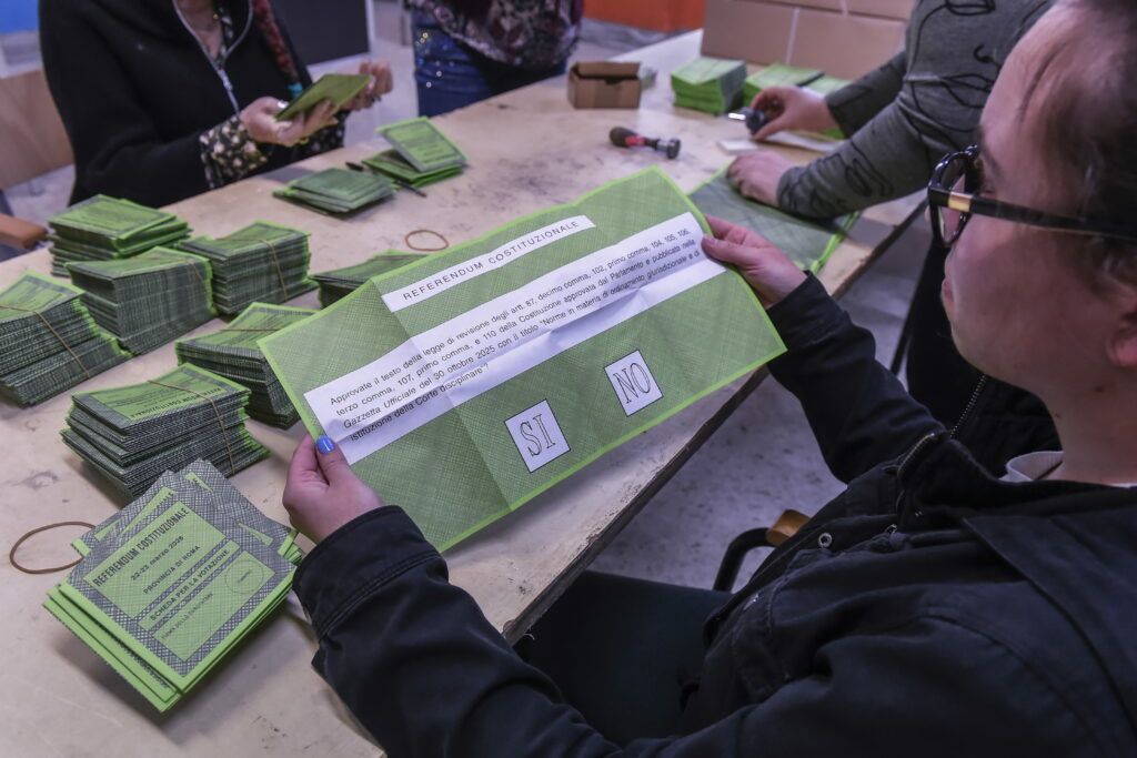 Referendum sulla Giustizia, seggi aperti: 51 milioni di italiani al voto. La scheda elettorale