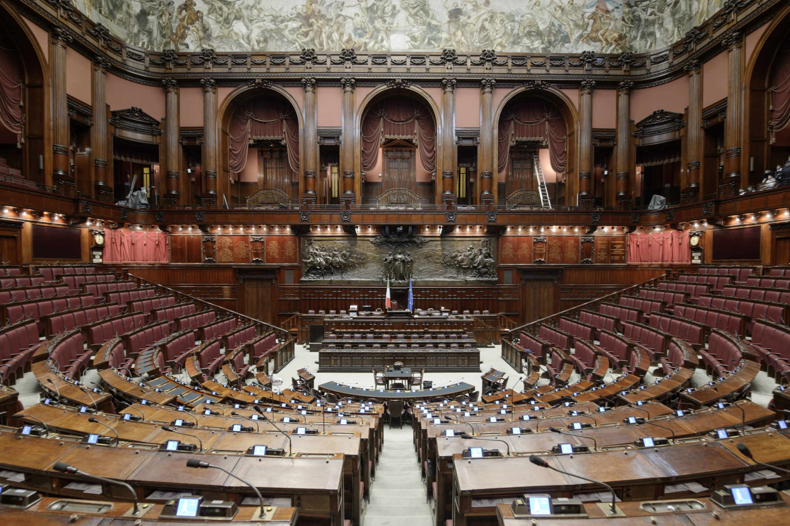 Quirinale, nel secondo giorno di voti vince ancora il partito della scheda bianca
