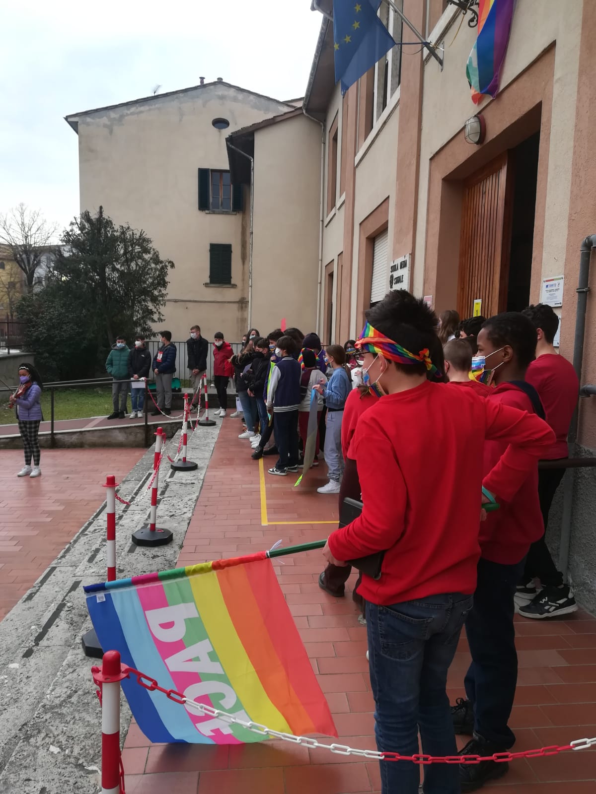 Educare alla pace in tempo di guerra - video della Scuola di Staggia e slideshow del Comprensivo 1 Poggibonsi
