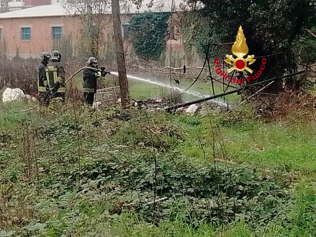 Baracche a fuoco a Firenze, paura per alcuni senza tetto