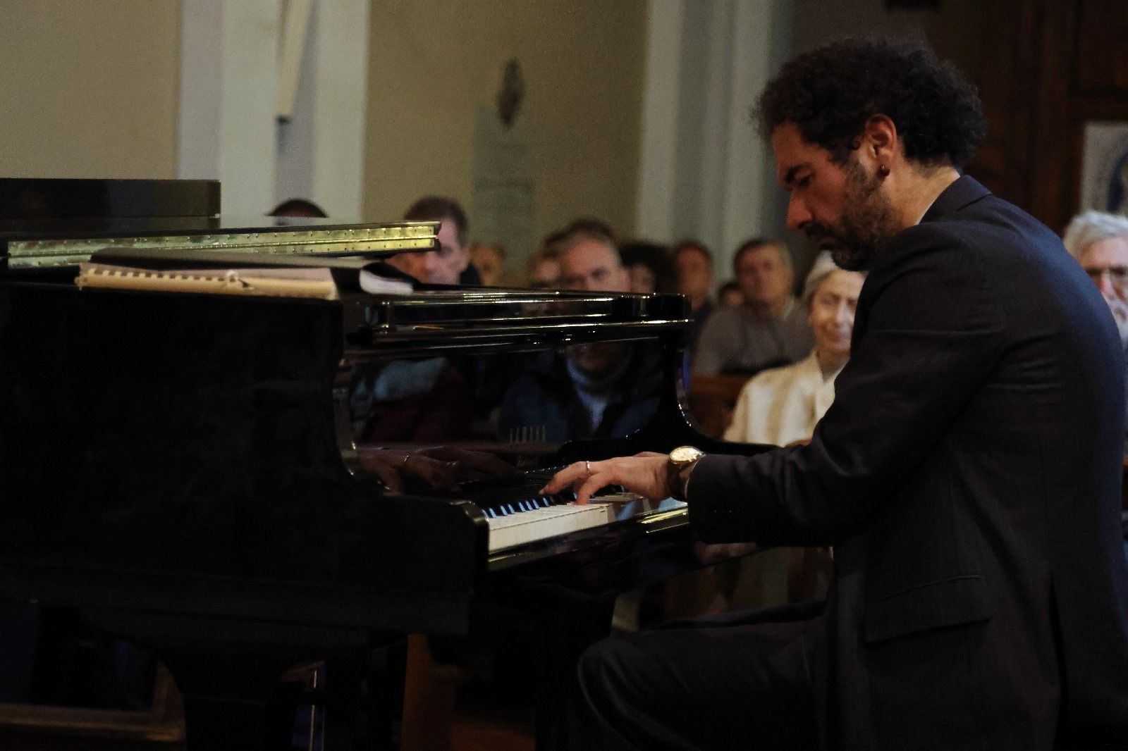 Il Maestro Alessio Cioni incanta con l&rsquo;interpretazione del Concerto per pianoforte n.1 di Čajkovski